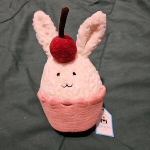 Dainty dessert bunny